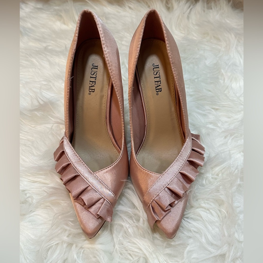 Woman heels in almost new condition